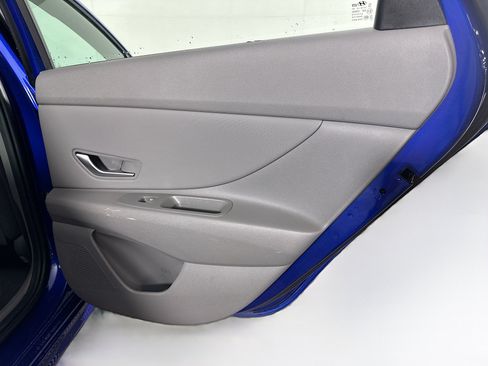 Used 2025 Hyundai Elantra SEL FWD image 30