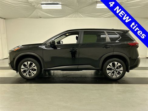 Used 2023 Nissan Rogue SV image 8