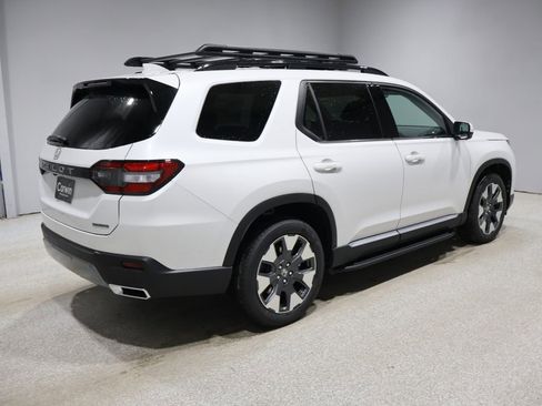 New 2026 Honda Pilot Touring image 5
