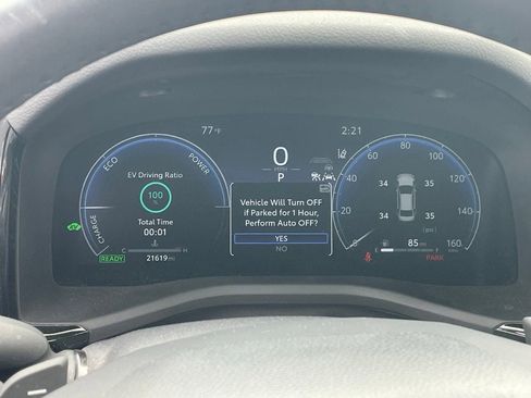 Used 2025 Toyota Camry XSE FWD image 11