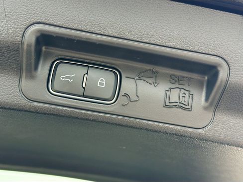 Used 2025 Ford Explorer ST-Line w/ ST-Line Street Pack image 13