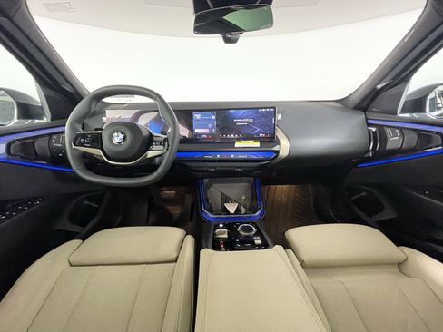 Used 2025 BMW X3 xDrive30i w/ Premium Package image 18