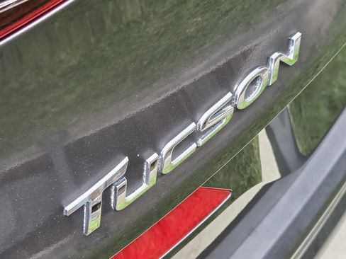 Used 2020 Hyundai Tucson Limited w/ Cargo Package FWD image 11