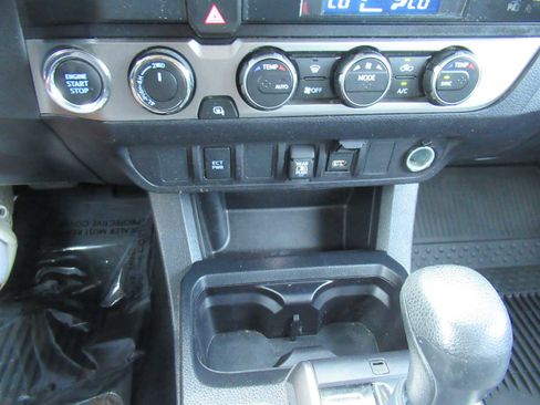 Used 2023 Toyota Tacoma SR5 AWD/4WD image 25