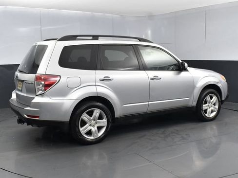 Used 2010 Subaru Forester 2.5X Limited AWD/4WD image 3