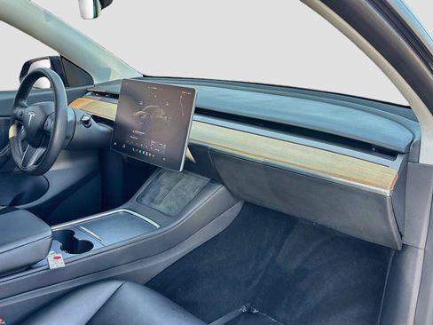 Used 2022 Tesla Model Y Performance AWD/4WD image 29