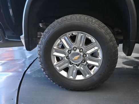 Used 2024 Chevrolet Silverado 2500 High Country w/ High Country Premium Package image 9
