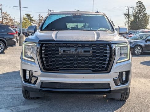 Used 2023 GMC Yukon XL Denali image 2