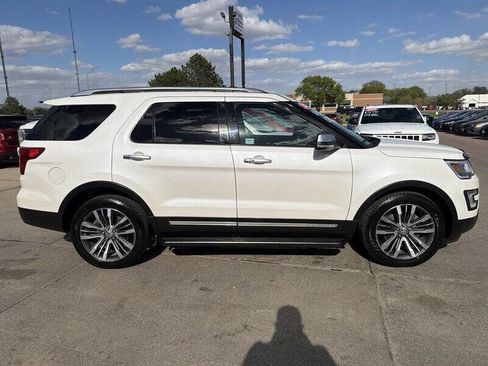 Used 2017 Ford Explorer Platinum AWD/4WD image 7
