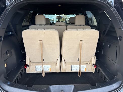 Used 2017 Ford Explorer XLT image 13