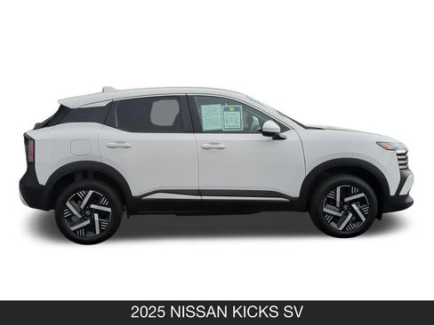 Used 2025 Nissan Kicks SV FWD image 6