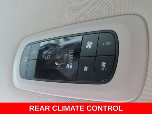 Used 2021 Chrysler Pacifica Touring AWD/4WD image 26