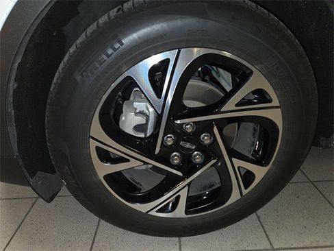 Used 2024 Lincoln Nautilus Premier w/ Equipment Group 102A image 10