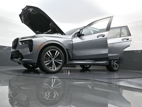 Used 2026 BMW X7 xDrive40i w/ M Sport Package image 51