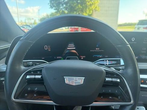 Used 2024 Cadillac Lyriq Luxury image 15