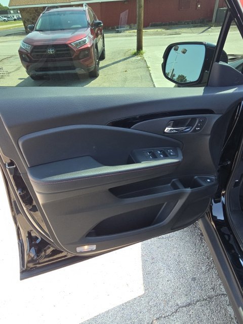 Used 2024 Honda Ridgeline Black Edition image 10