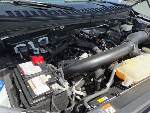 Used 2024 Ford Expedition Limited AWD/4WD image 18