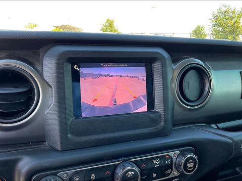 Used 2020 Jeep Gladiator Sport w/ Quick Order Package 24S image 27