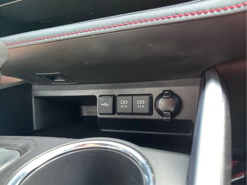 Used 2021 Toyota Highlander XSE FWD image 33