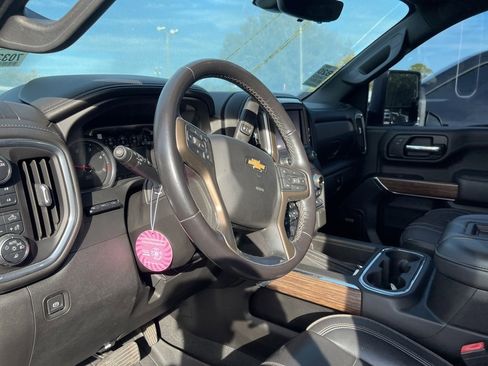 Used 2021 Chevrolet Silverado 2500 High Country w/ Z71 Off-Road Package image 10