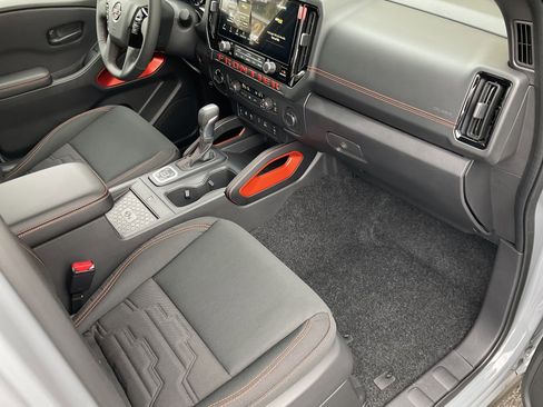 Used 2026 Nissan Frontier PRO-4X w/ Pro-4x Convenience Package image 24