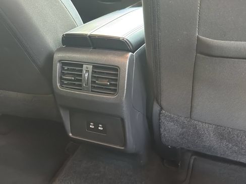 Used 2025 Nissan Rogue SV FWD image 28