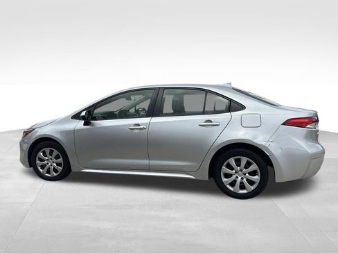 Used 2020 Toyota Corolla LE FWD image 9