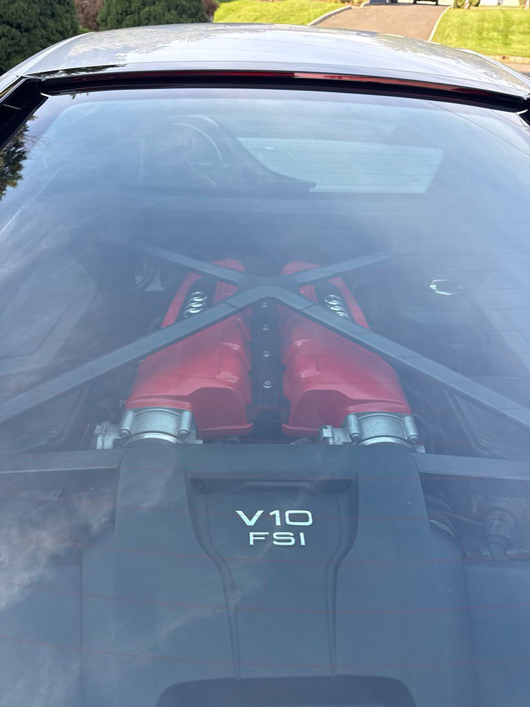 Used 2018 Audi R8 V10 w/ Premium Package RWD image 16