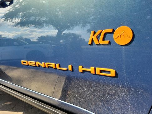 Used 2025 GMC Sierra 3500 Denali Ultimate image 14