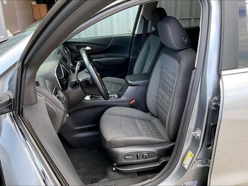 Used 2024 Chevrolet Equinox LT FWD image 25