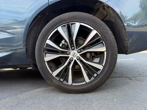 Used 2024 Volvo XC60 B5 Plus w/ Protection Package Premier AWD/4WD image 5