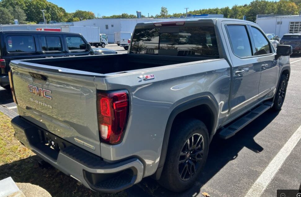 Used 2024 GMC Sierra 1500 Elevation w/ Elevation Premium Package AWD/4WD image 4