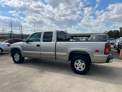 Used 2000 Chevrolet Silverado 1500 LS image 3