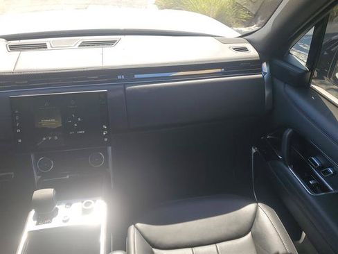 Used 2023 Land Rover Range Rover Autobiography image 36