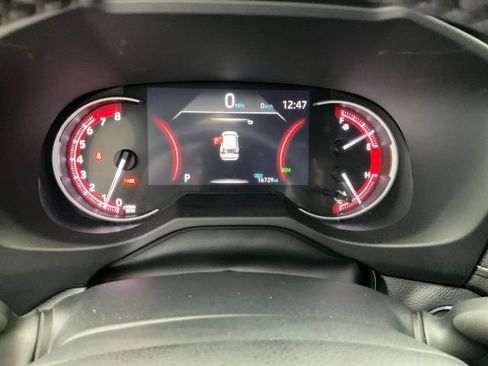 Used 2023 Toyota RAV4 XLE Premium FWD image 10