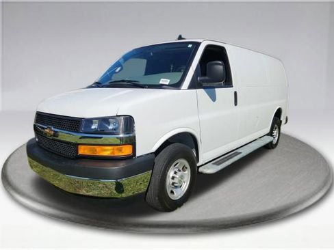 Used 2024 Chevrolet Express 2500 w/ Driver Convenience Package image 16