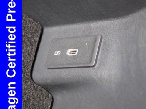 Used 2025 Volkswagen Atlas SEL Premium R-Line AWD/4WD image 47