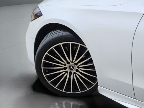 Used 2023 Mercedes-Benz C 300 Sedan image 22