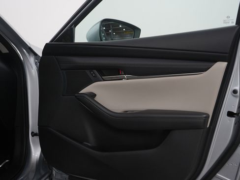 Used 2019 MAZDA MAZDA3 Sedan w/ Select Package image 9