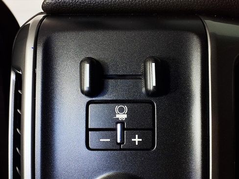 Used 2018 Chevrolet Silverado 1500 LTZ Z71 w/ Midnight Edition image 22