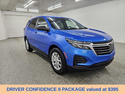 Used 2024 Chevrolet Equinox LS w/ LS Convenience Package FWD image 3