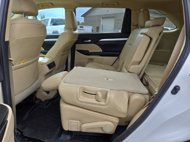Used 2019 Toyota Highlander XLE AWD/4WD image 34