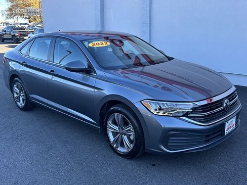 Used 2022 Volkswagen Jetta SE image 5