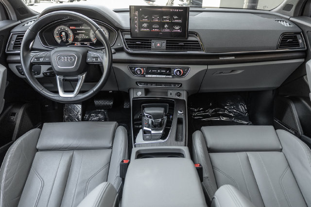 Used 2023 Audi Q5 2.0T Premium Plus w/ Premium Plus Package AWD/4WD image 8