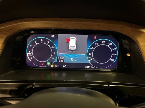 Certified 2024 Volkswagen Atlas SE w/ Panoramic Sunroof Package FWD image 23