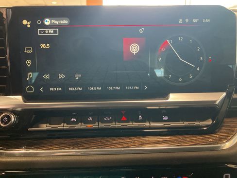 Used 2024 GMC Sierra 1500 SLE image 17