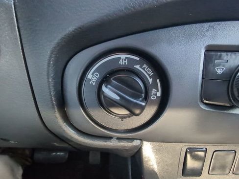 Used 2024 Nissan Frontier PRO-4X w/ Off-Road Protection Package image 27