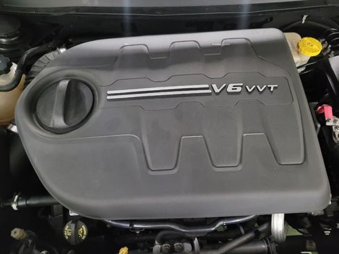 Used 2016 Jeep Cherokee Limited image 30