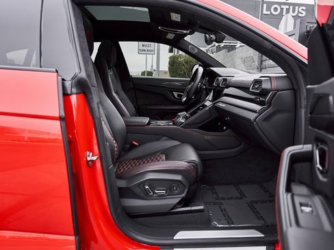 Used 2021 Lamborghini Urus image 25