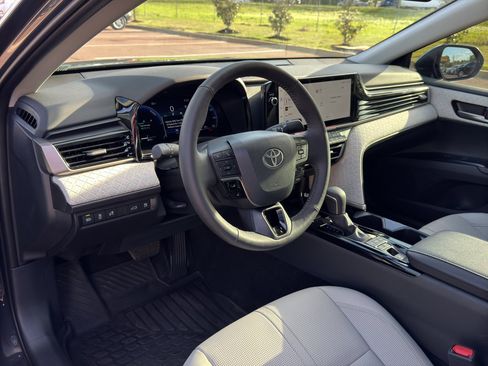 Used 2026 Toyota Camry XLE image 29